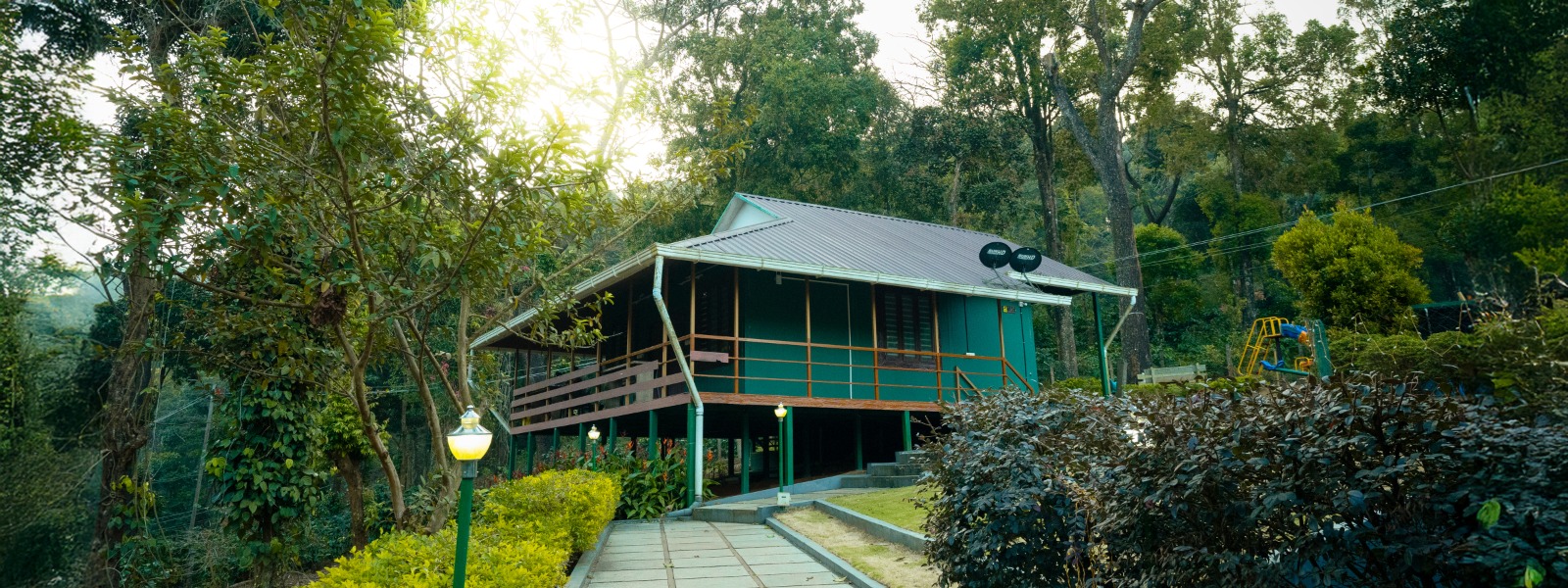 Family cottages in Nelliyampathy